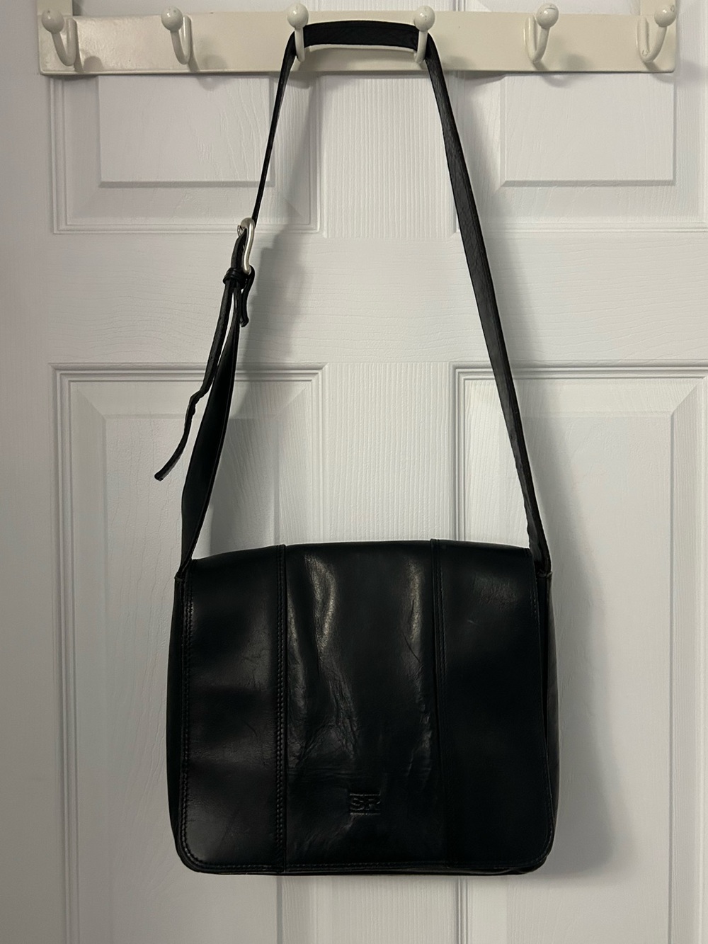 Vintage SR Black Leather Shoulder Bag with Adjustable Strap